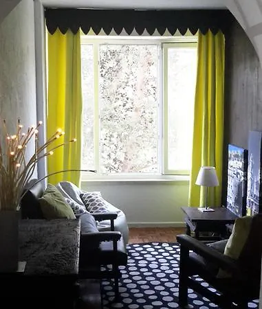 托雷马尔公寓 *